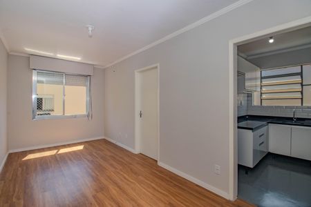 Sala de apartamento para alugar com 1 quarto, 40m² em Passo D’areia, Porto Alegre