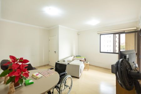 Sala de apartamento à venda com 4 quartos, 125m² em Cambuí, Campinas
