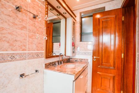 Apartamento à venda com 298m², 3 quartos e 5 vagasBanheiro da Suíte 1