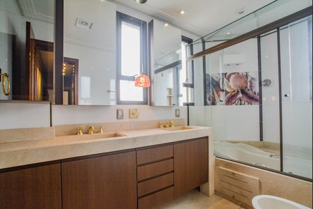 Apartamento à venda com 298m², 3 quartos e 5 vagasBanheiro da Suíte Master