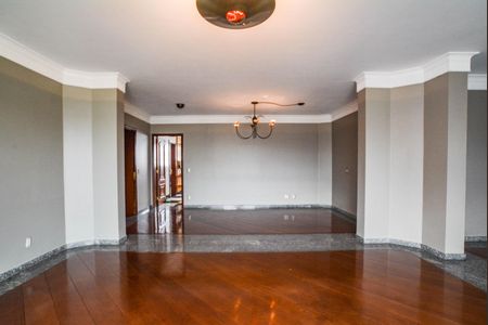 Apartamento à venda com 298m², 3 quartos e 5 vagasSala