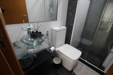 Apartamento à venda com 72m², 2 quartos e 1 vagaBanheiro Social