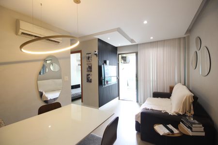 Sala de apartamento à venda com 2 quartos, 72m² em Barra Olímpica, Rio de Janeiro