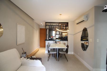 Apartamento à venda com 72m², 2 quartos e 1 vagaSala