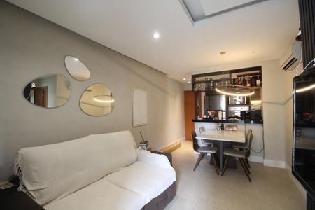 Sala de apartamento à venda com 2 quartos, 72m² em Barra Olímpica, Rio de Janeiro