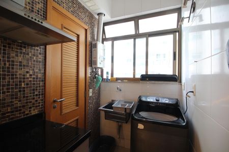 Apartamento à venda com 72m², 2 quartos e 1 vagaÁrea de Serviço