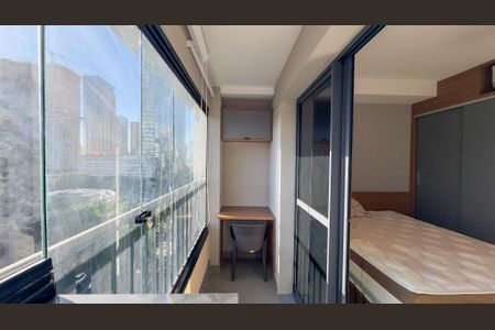 Sacada de kitnet/studio para alugar com 1 quarto, 25m² em Vila Cordeiro, São Paulo