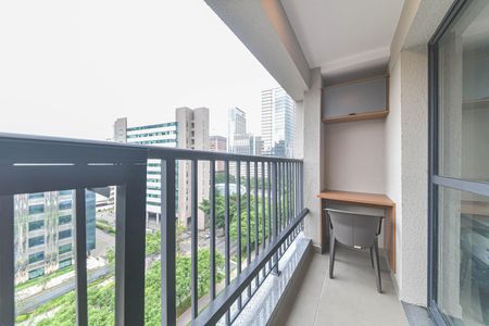 Varanda de kitnet/studio para alugar com 1 quarto, 25m² em Vila Cordeiro, São Paulo