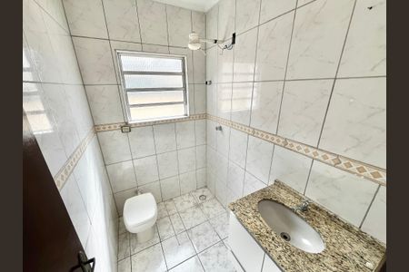 Casa à venda com 214m², 3 quartos e 4 vagasBanheiro 2