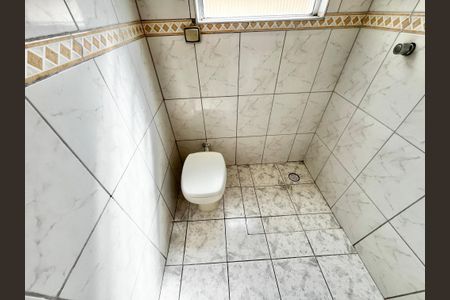 Casa à venda com 214m², 3 quartos e 4 vagasBanheiro 2