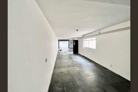 Casa à venda com 214m², 3 quartos e 4 vagasGaragem