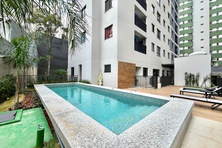 Apartamento à venda com 32m², 2 quartos e sem vagaÁrea comum - Piscina