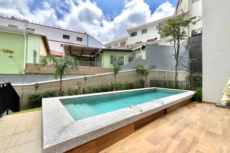 Apartamento à venda com 32m², 2 quartos e sem vagaÁrea comum - Piscina