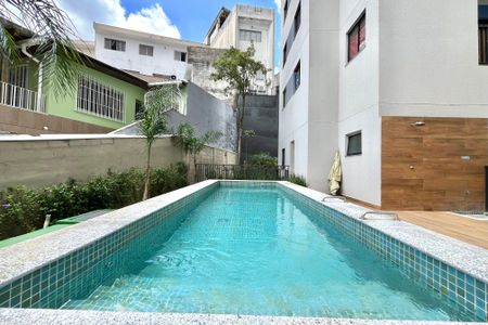 Apartamento à venda com 32m², 2 quartos e sem vagaÁrea comum - Piscina