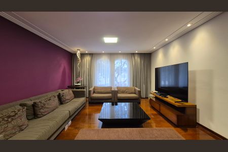 Casa à venda com 198m², 3 quartos e 2 vagasSala