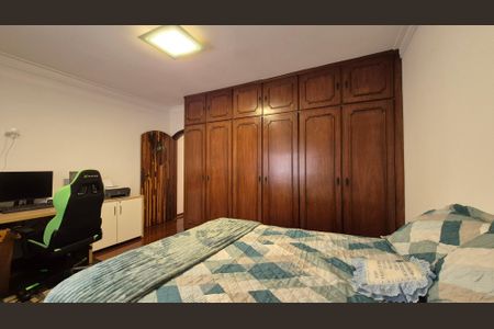 Casa à venda com 198m², 3 quartos e 2 vagasSuíte