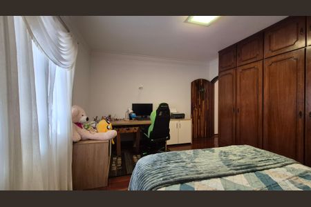 Casa à venda com 198m², 3 quartos e 2 vagasSuíte