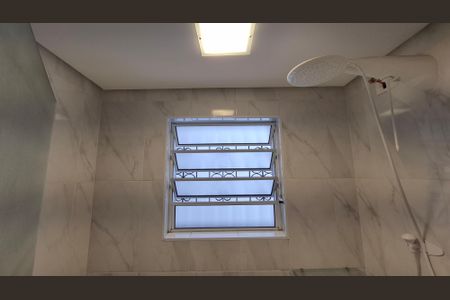 Casa à venda com 198m², 3 quartos e 2 vagasBanheiro