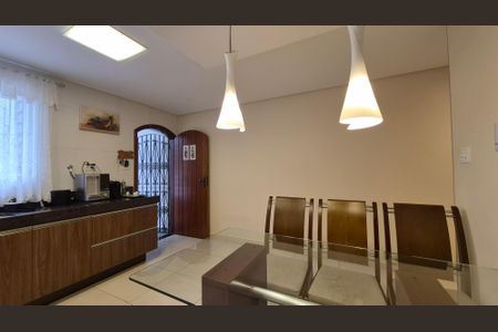 Casa à venda com 198m², 3 quartos e 2 vagasCozinha