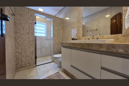 Casa à venda com 198m², 3 quartos e 2 vagasBanheiro da suíte