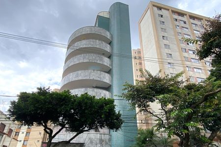 Apartamento para alugar com 100m², 2 quartos e 2 vagasFachada
