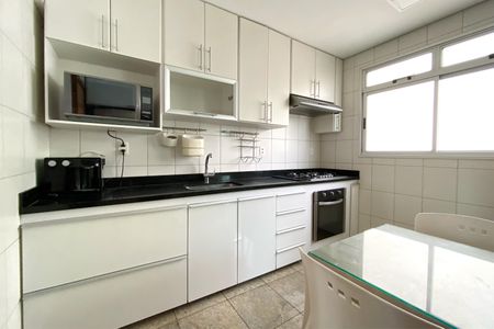 Apartamento para alugar com 100m², 2 quartos e 2 vagasCozinha