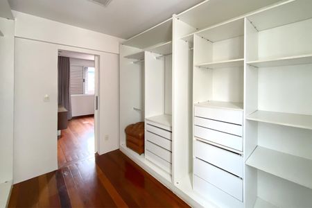 Apartamento para alugar com 100m², 2 quartos e 2 vagasCloset da suíte 1