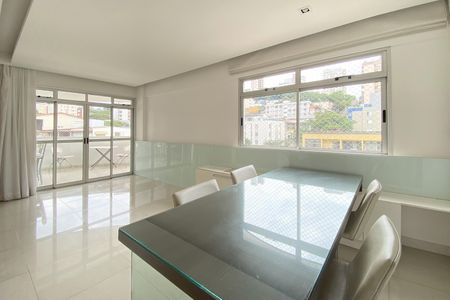 Apartamento para alugar com 100m², 2 quartos e 2 vagasSala