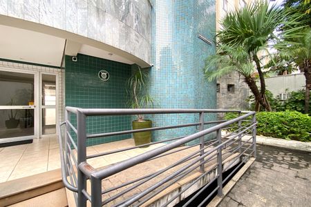 Apartamento para alugar com 100m², 2 quartos e 2 vagasEntrada