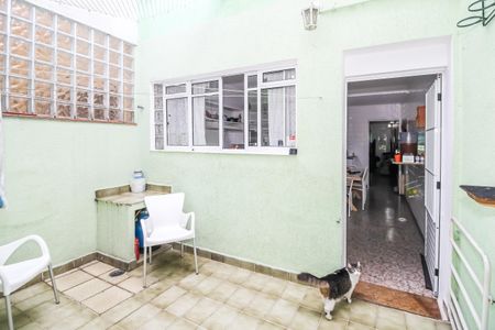 Casa à venda com 144m², 2 quartos e 1 vagaÁrea de serviço