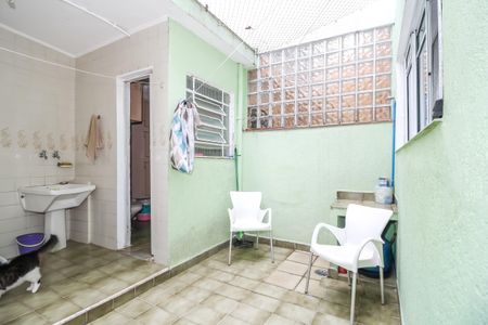 Casa à venda com 144m², 2 quartos e 1 vagaÁrea de serviço