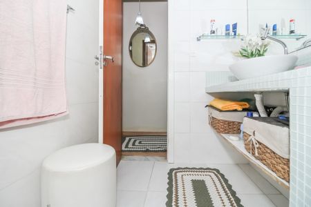 Casa à venda com 144m², 2 quartos e 1 vagaBanheiro