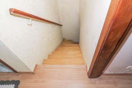 Casa à venda com 144m², 2 quartos e 1 vagaEscada