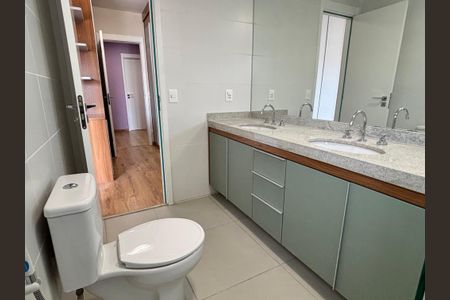 Apartamento à venda com 132m², 3 quartos e 2 vagas Apartamento à venda com 132m², 3 quartos e 2 vagasBanheiro da Suíte 1