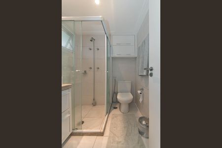 Apartamento à venda com 207m², 3 quartos e 3 vagas Apartamento à venda com 207m², 3 quartos e 3 vagasBanheiro da Suíte 1