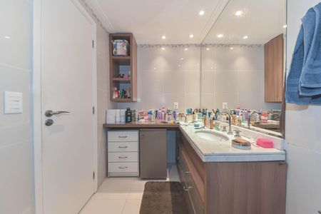 Apartamento à venda com 207m², 3 quartos e 3 vagas Apartamento à venda com 207m², 3 quartos e 3 vagasBanheiro da Suíte 3