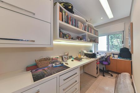 Apartamento à venda com 207m², 3 quartos e 3 vagas Apartamento à venda com 207m², 3 quartos e 3 vagasSala - Escritorio