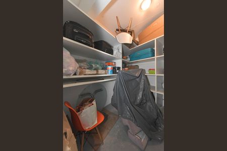 Apartamento à venda com 207m², 3 quartos e 3 vagas Apartamento à venda com 207m², 3 quartos e 3 vagasDeposito