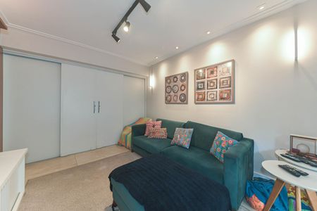 Apartamento à venda com 207m², 3 quartos e 3 vagas Apartamento à venda com 207m², 3 quartos e 3 vagasSala de TV