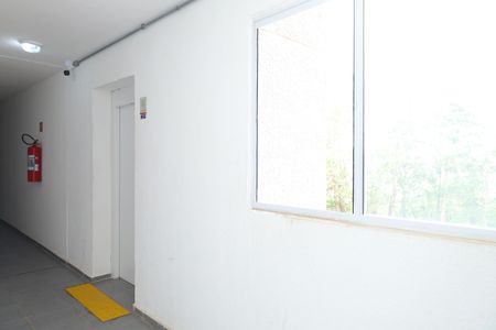 Apartamento para alugar com 43m², 2 quartos e sem vagaÁrea comum - Saguão do andar