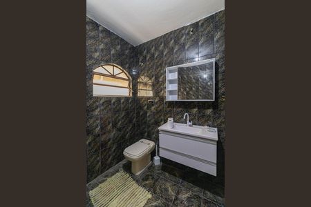 Casa para alugar com 142m², 4 quartos e 2 vagasBanheiro 1