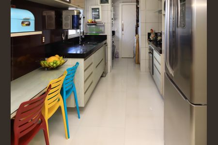 Apartamento para alugar com 143m², 3 quartos e 4 vagas