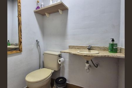 Lavabo  de casa de condomínio para alugar com 3 quartos, 145m² em Recreio dos Bandeirantes, Rio de Janeiro