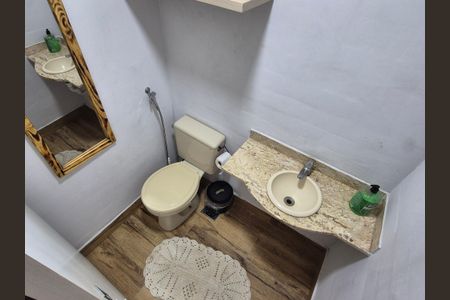 Casa de condomínio para alugar com 145m², 3 quartos e 2 vagasLavabo 