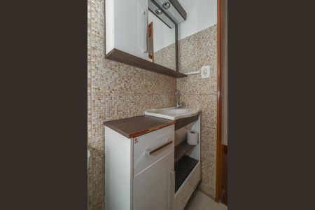 Banheiro de apartamento para alugar com 1 quarto, 42m² em Santa Rosa de Lima, Porto Alegre
