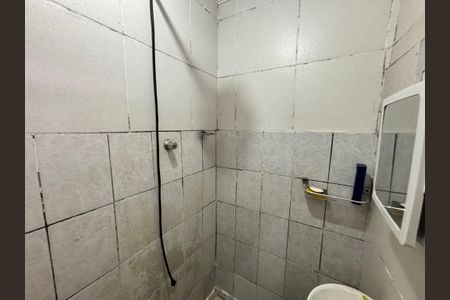 Banheiro de casa para alugar com 1 quarto, 32m² em Arthur Alvim, São Paulo