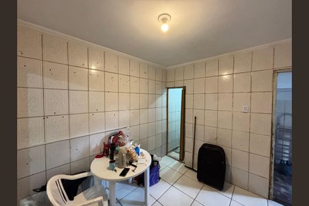 Cozinha de casa para alugar com 1 quarto, 32m² em Arthur Alvim, São Paulo
