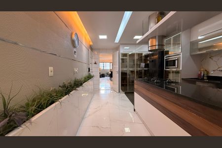 Apartamento para alugar com 183m², 3 quartos e 2 vagas Apartamento para alugar com 183m², 3 quartos e 2 vagasCozinha