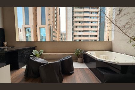 Apartamento para alugar com 183m², 3 quartos e 2 vagas Apartamento para alugar com 183m², 3 quartos e 2 vagasVaranda