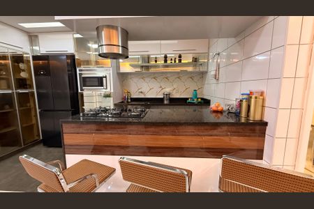 Apartamento para alugar com 183m², 3 quartos e 2 vagas Apartamento para alugar com 183m², 3 quartos e 2 vagasCozinha